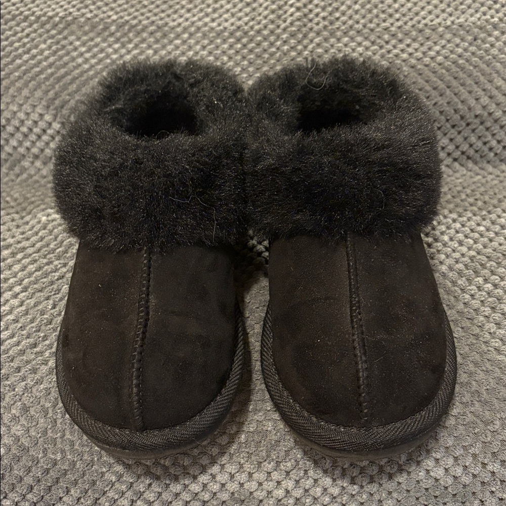 Girls Cat & Jack Fur-Lined Slippers - Picture 10 of 16